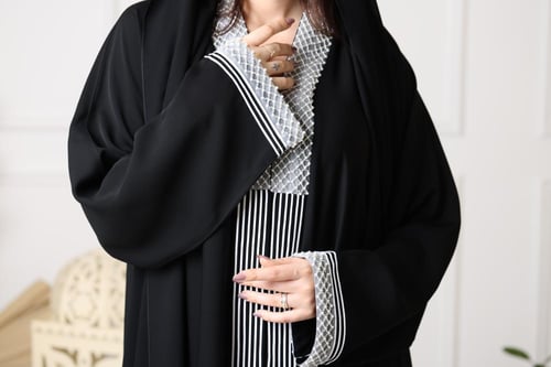 عباية حرير اسود