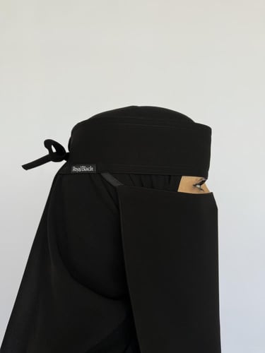 نقاب مطاط طويل مائل