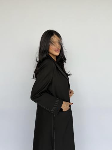 عباية عملية بليزر أسود