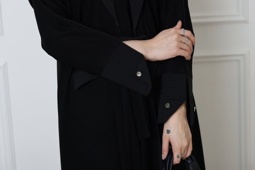 عباية بزنس كريب ملكي