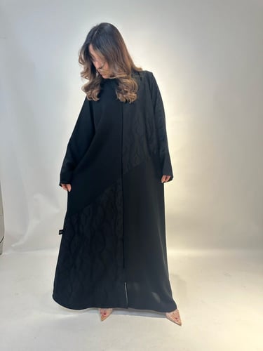 عباية كريب جاكار نص كلوش