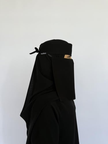 نقاب مطاط طويل مائل