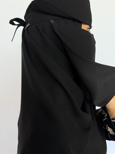 نقاب اسلامي أسود ملكي مبطن حرير