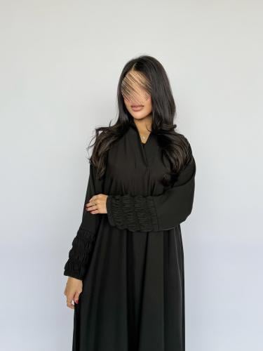 عبايه سوداء ساده رويال حرير نواعم