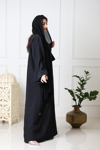 عباية حرير مغسول اسود نص كلوش