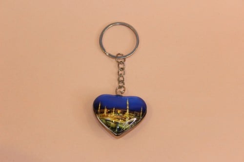 ميدلية على شكل قلب