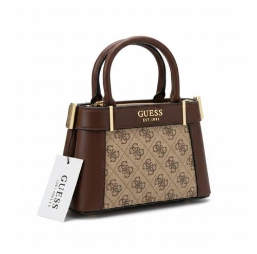 شنط "GUESS" بتصميم حديث