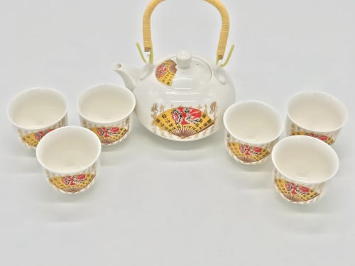 طقم للشاي مكون من 8 قطع رسم يدوي باللون الذهبي مصن...