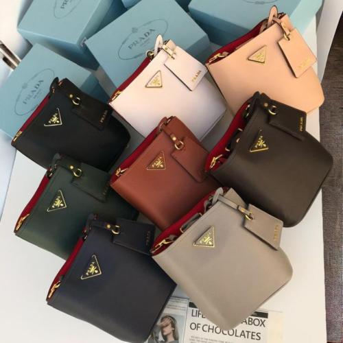 شنط برادا بجميع الالوان
