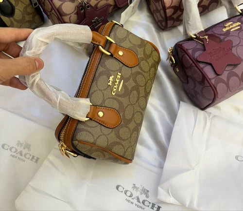 شنط حجم صغير كوتش