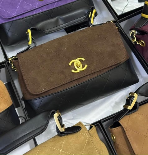 شنطه يد شانيل مع جميع الملحقات