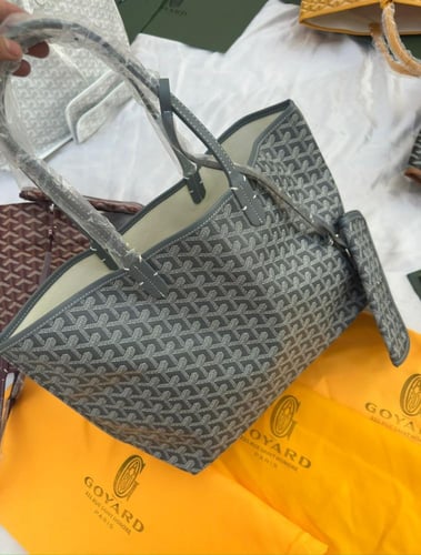 شنط (توت باق)