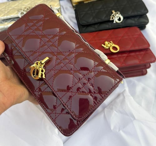 شنط ديور بجميع الالوان والملحقات
