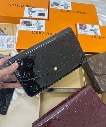 شنطه لويس فيتون بمحفظه (حصري )