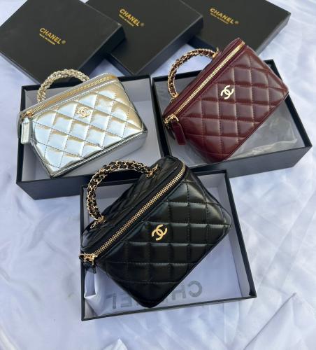 شنط بالملحقات