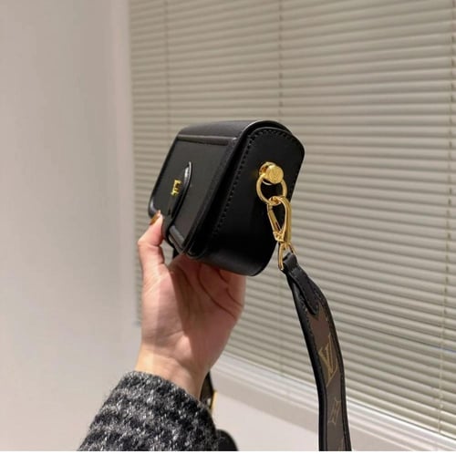 شنطه اسود لويس فيتون