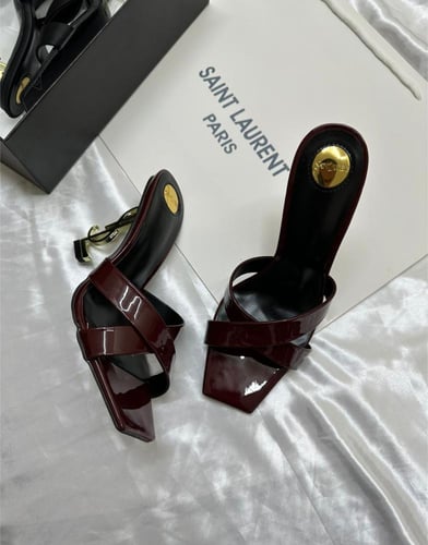 سان لوران (حصري)