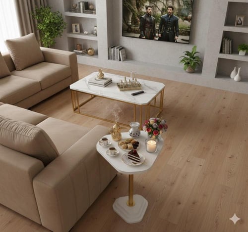 طاولة جانبية عصرية بسطح خشبي أوف وايت وعمود ذهبي