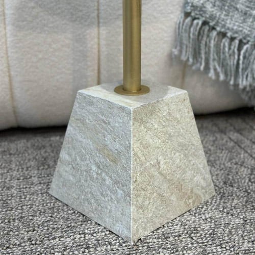 طاولة جانبية دائرية ببديل رخام وعمود معدني ذهبي