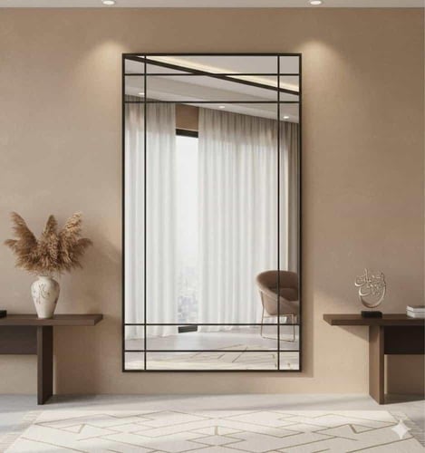 مرآة كاملة الطول مستطيلة بإطار معدني أنيق