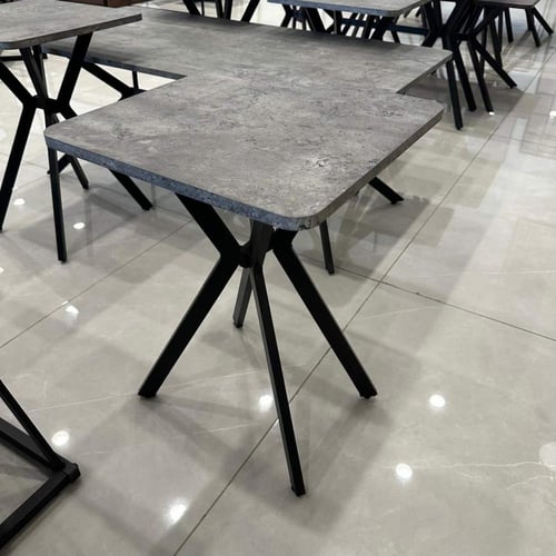 طقم طاولات قهوة شكل مربعي هادئ