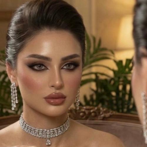 طقم تشوكر فخم بلمعه شبيه الألماس