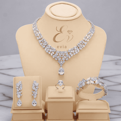 طقم فخم تصميم الماس