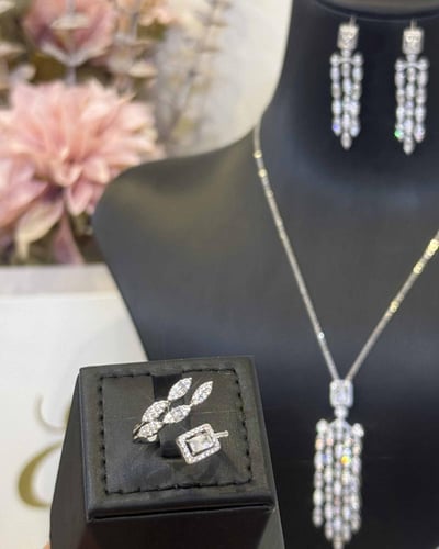 طقم ناعم تصميم الماس