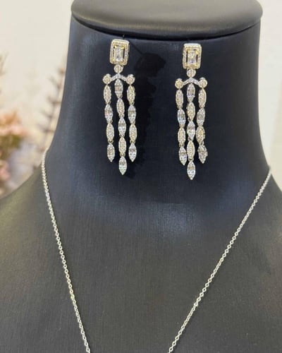 طقم ناعم تصميم الماس