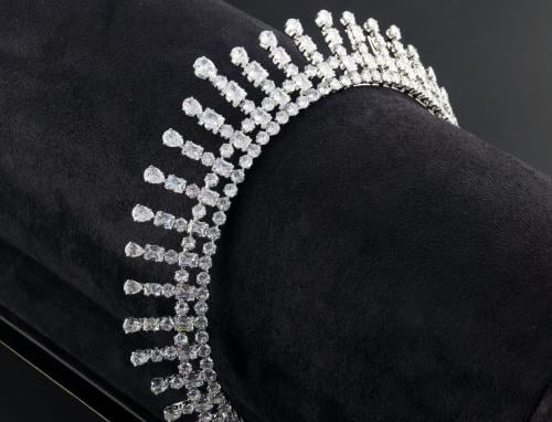 تاج العروس مرصع زركون