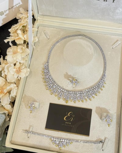 طقم انيق ومميز