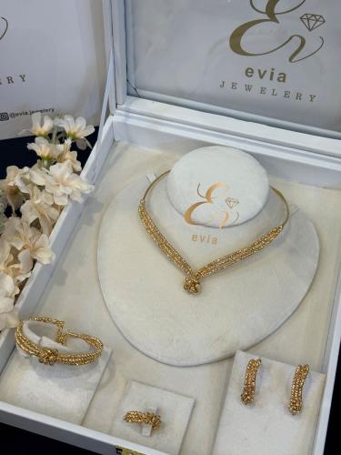 طقم دوريكا ذهبي