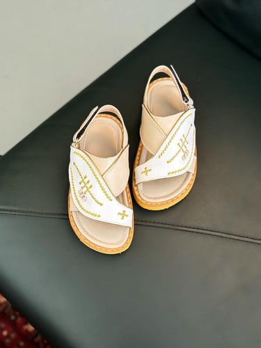 حذاء شرقي - ولادي -- بيـــــــــج