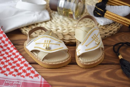 حذاء شرقي - ولادي -- بيـــــــــج