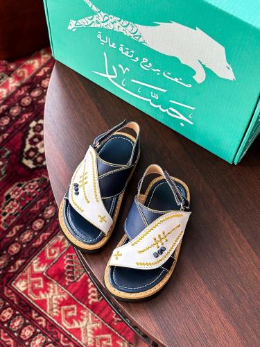 حذاء شرقي - ولادي --كحلي