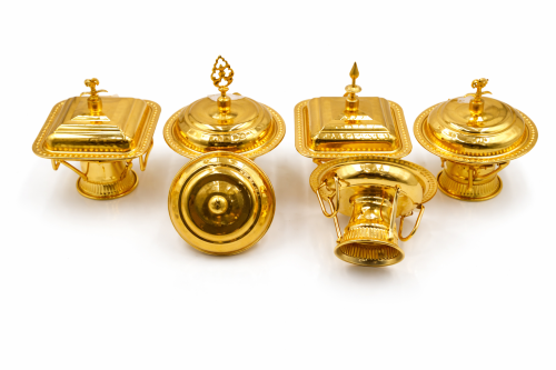 تمرايات ذهبية أناقة مائدتك بتصميم فاخر