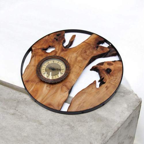 ساعة حائط خشبية مقاس 61سم