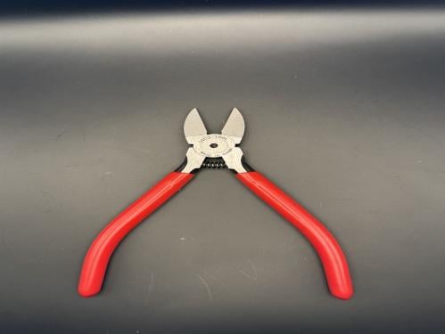 مقص عود "قصاصة عود"