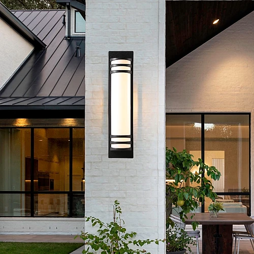 أبليك جداري اسود لون الانارة اصفر 30 واط