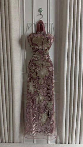 فستان وعود بينك