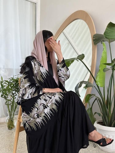 شيفون مبطن تطريز ملون نص فراشه