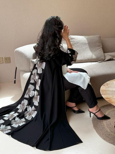 عبايه كريب بلقيس قصه استريت قيطان & تطريز كمبيوتر