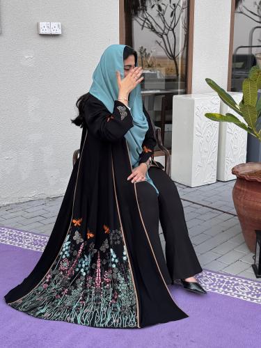 عبايه مزينه بتطريز كمبيوتر مع تحديد