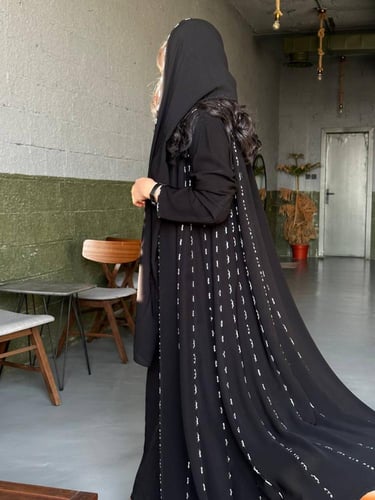 كريب اسبشل نص كلوش بقيطان مطرزه