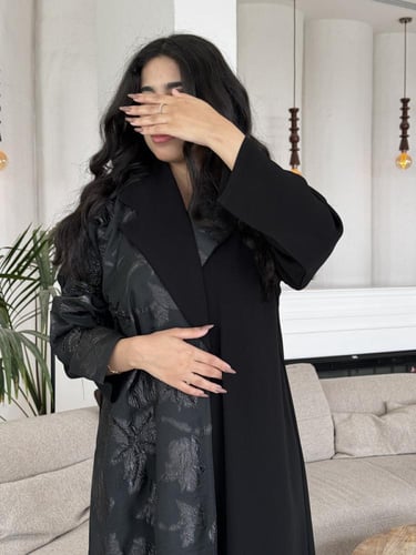 كريب بلقيس بقماش مطرز مع شك يدوي قصه استريت 10