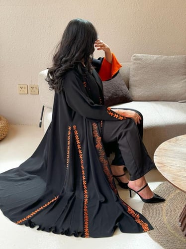 عبايه كريب بلقيس تطريز يدوي قصه نص كلوش