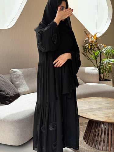 عبايه شيفون مبطن & نص كلوش شك يدوي