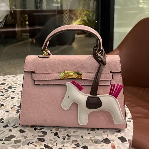 شنطة Hermes (كيلي) وردي