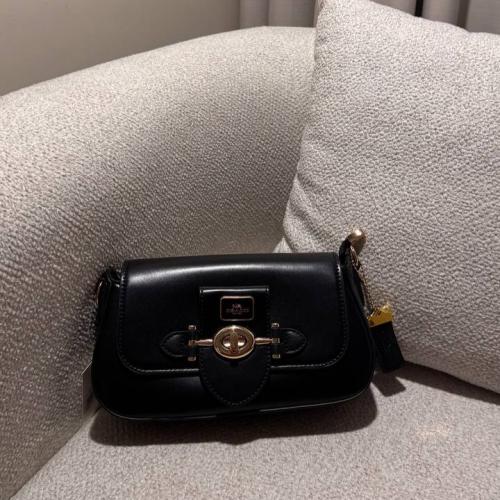 شنطة كوتش (اسود)