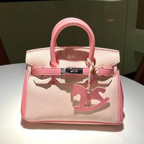 شنطة Hermes (بيركن) وردي صغير